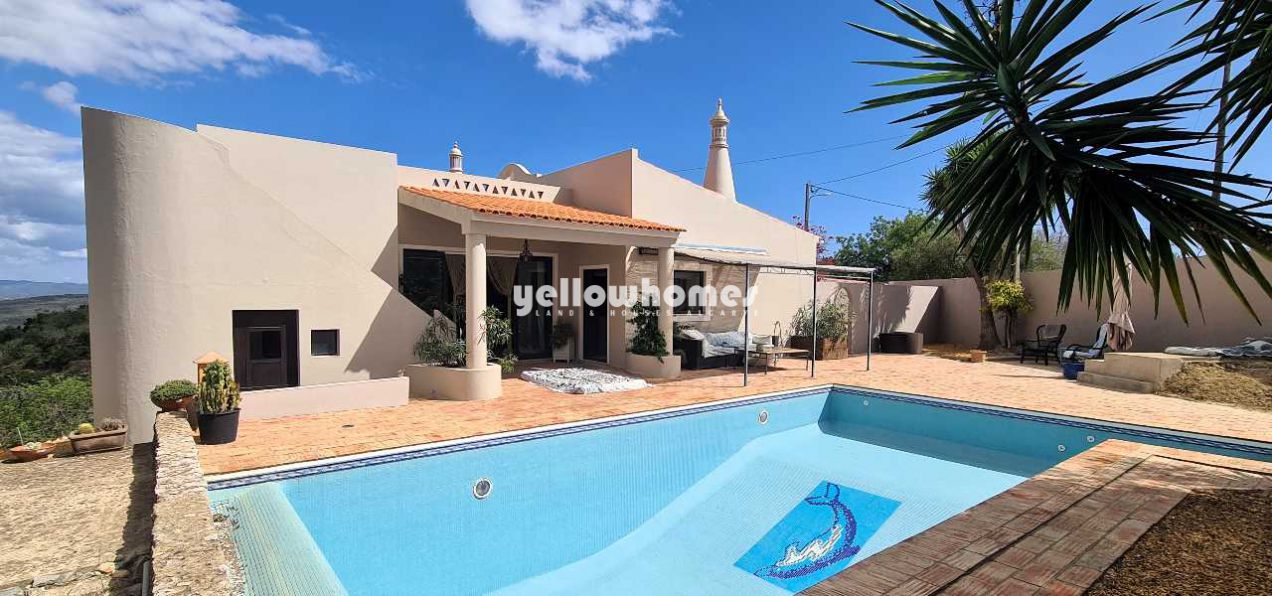 Unique villa with 3-bed and panoramic views near...